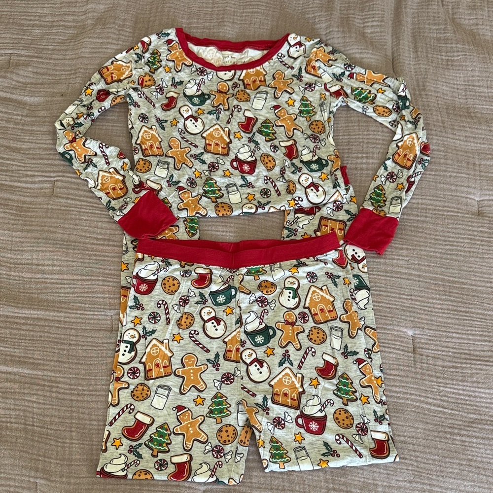 Little Sleepies  Gingerbread Kids Pajamas (12-14) like new